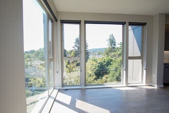 1313 SE Lambert St in Portland, OR - Building Photo - Building Photo