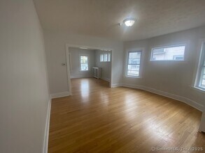 109 Evergreen Ave in Hartford, CT - Foto de edificio - Building Photo