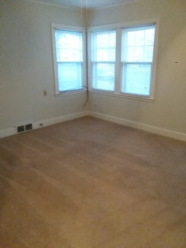 225 W 1st St in Junction City, KS - Building Photo - Building Photo