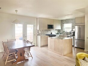 4800 Duval St in Austin, TX - Building Photo - Building Photo