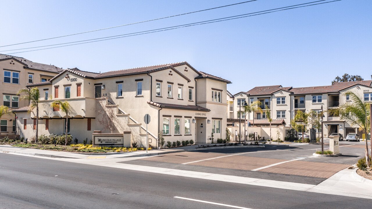 Lincoln Village Apartment Homes in Riverside, CA - Building Photo