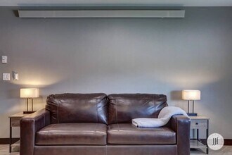 5011 Charmwood Dr in Rapid City, SD - Foto de edificio - Building Photo