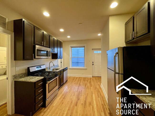 2643 W George St, Unit 2 in Chicago, IL - Building Photo - Building Photo