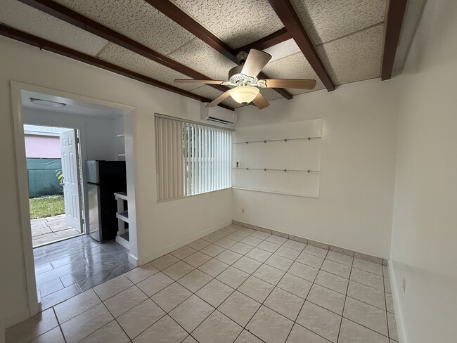 2426 Scott St, Unit 2426 Scott St in Hollywood, FL - Building Photo - Building Photo
