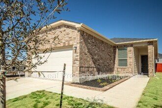 8329 Kinclaven Ct in Converse, TX - Building Photo - Building Photo