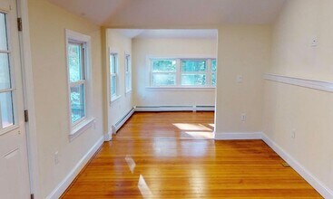 17 Lyndale Ave in Gloucester, MA - Building Photo - Building Photo