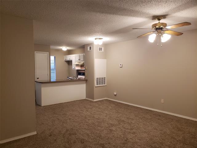 810 Redbud Dr in Desoto, TX - Building Photo - Building Photo