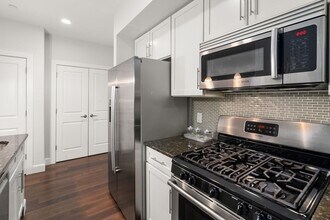 1501 Commonwealth Ave in Boston, MA - Building Photo - Building Photo