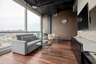 1275 Finch Ave W in Toronto, ON - Building Photo