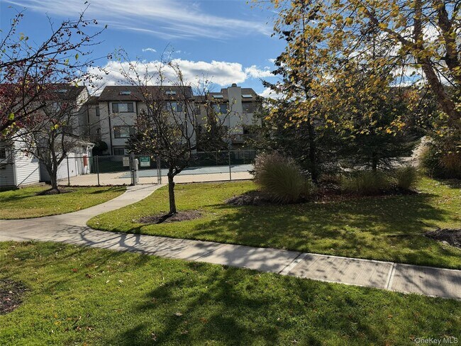 41 Vista Dr in Nanuet, NY - Building Photo - Building Photo