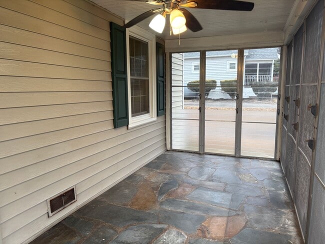 4037 Hilda St NE in Winston-Salem, NC - Building Photo - Building Photo