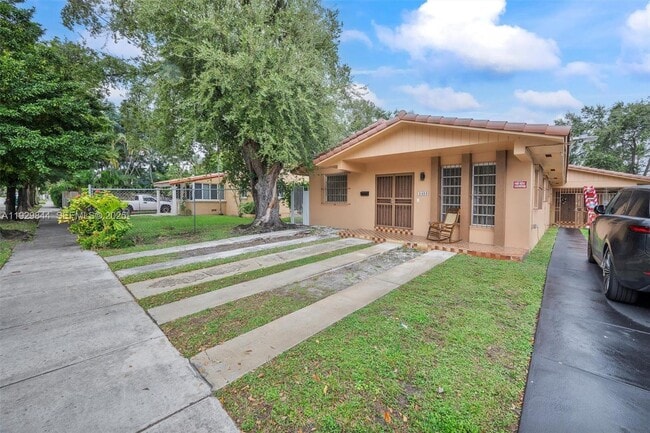 1413 SW 19th St in Miami, FL - Building Photo - Building Photo