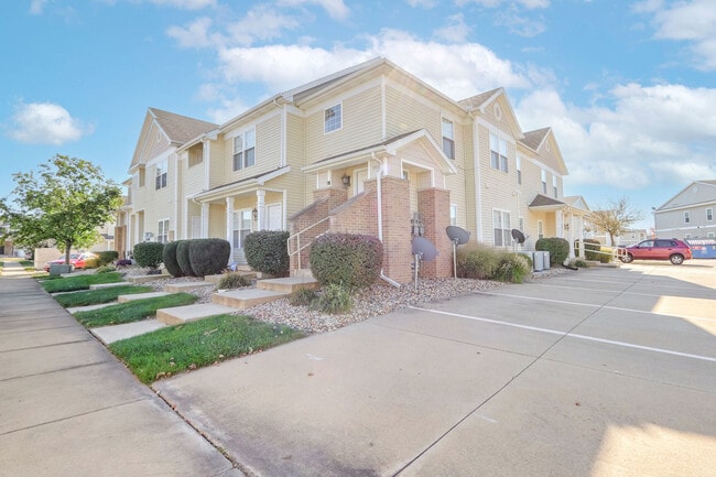 3712 Balcary Bay in Champaign, IL - Foto de edificio - Building Photo