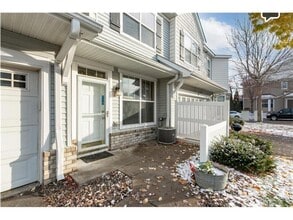 3033 Chamberlain St in Maplewood, MN - Building Photo - Building Photo