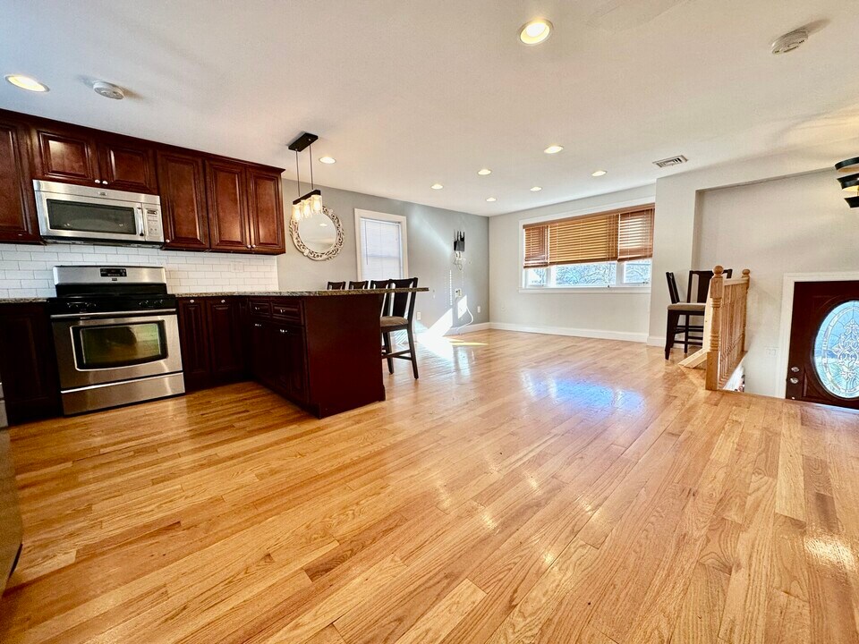 62 Dunboy St, Unit 1 in Boston, MA - Building Photo
