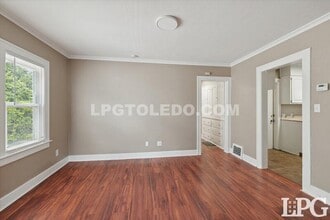 2030 Wyndhurst Rd in Toledo, OH - Building Photo - Building Photo