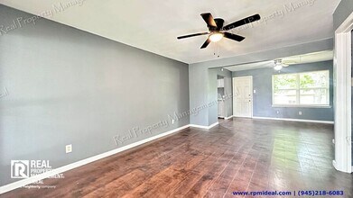 809 E Celeste Dr in Garland, TX - Building Photo - Building Photo