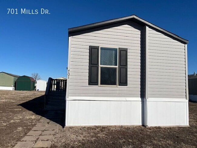 701 E Mls Dr in Towanda, KS - Building Photo - Building Photo