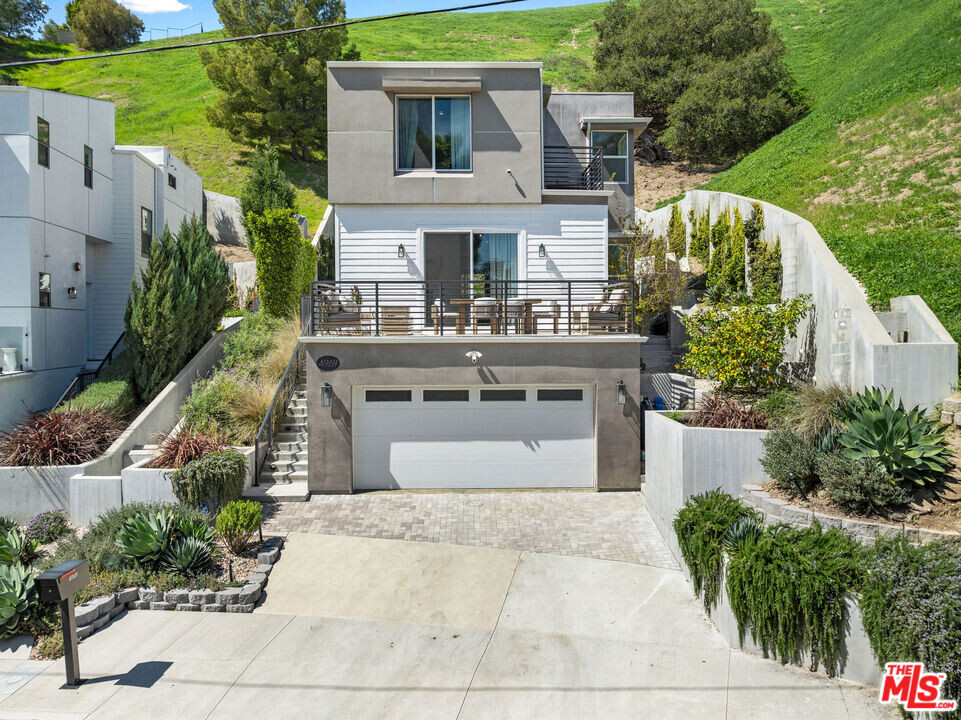 4969 Llano Dr in Los Angeles, CA - Building Photo