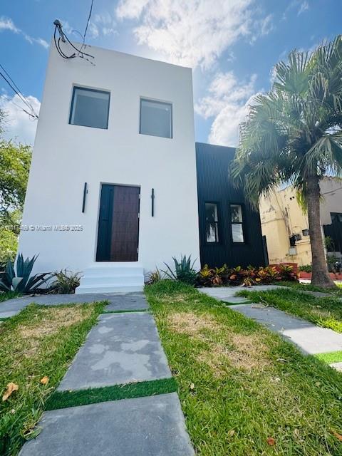 property at 905 SW 13th Ct