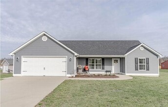 196 Clearfield Dr in Elizabethtown, KY - Foto de edificio - Building Photo