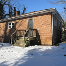 2213 N Berkshire Rd, Unit A in Charlottesville, VA - Building Photo - Building Photo