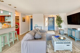 801 Kalpati Cir, Unit ID1307834P in Carlsbad, CA - Foto de edificio - Building Photo