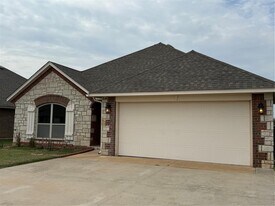 4117 NW 153rd St in Edmond, OK - Building Photo
