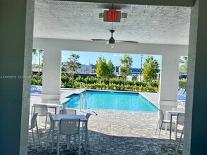 868 SE grovebush Ln in Port St. Lucie, FL - Building Photo - Building Photo