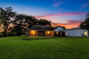 2906 Avenue S in Santa Fe, TX - Building Photo