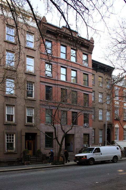 117 Waverly Pl in New York, NY - Building Photo