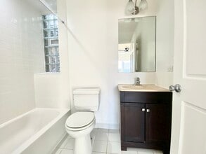 1010 W Sunnyside Ave, Unit 3 in Chicago, IL - Building Photo - Building Photo