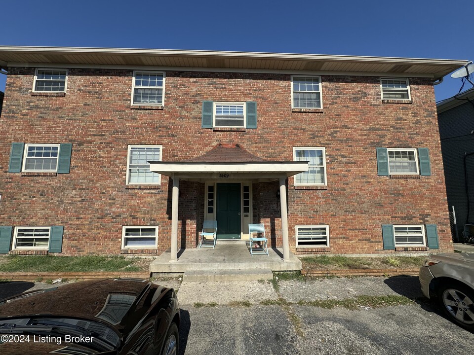 3409 Prestwood Dr in Louisville, KY - Foto de edificio