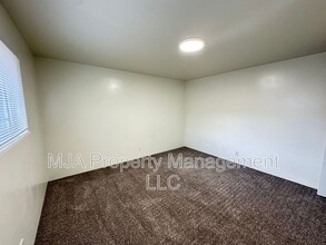 1741 Holladay Blvd E in Holladay, UT - Building Photo - Building Photo
