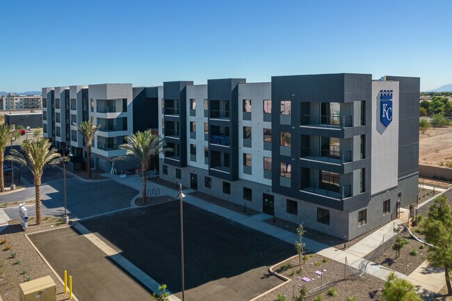 The Fountains at Surprise Center in Surprise, AZ - Foto de edificio - Building Photo