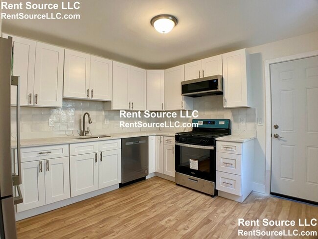 69 Florence St, Unit 69 Florence St., #3