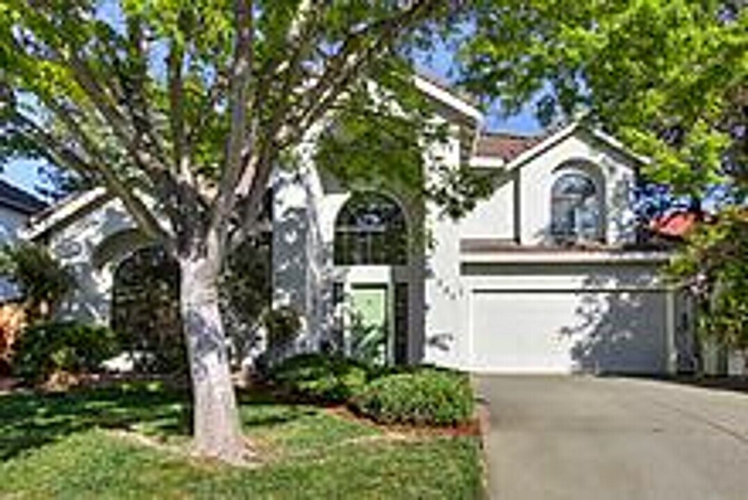 2227 Humboldt Ave in Davis, CA - Building Photo