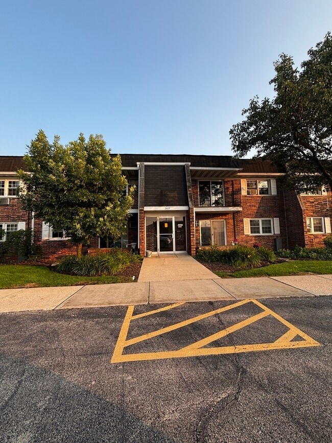 2427 Ogden Ave in Downers Grove, IL - Building Photo - Building Photo
