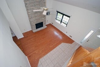 1 Wellington Ct in Sayreville, NJ - Building Photo - Building Photo