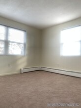 71 Bernier St in Lowell, MA - Foto de edificio - Building Photo