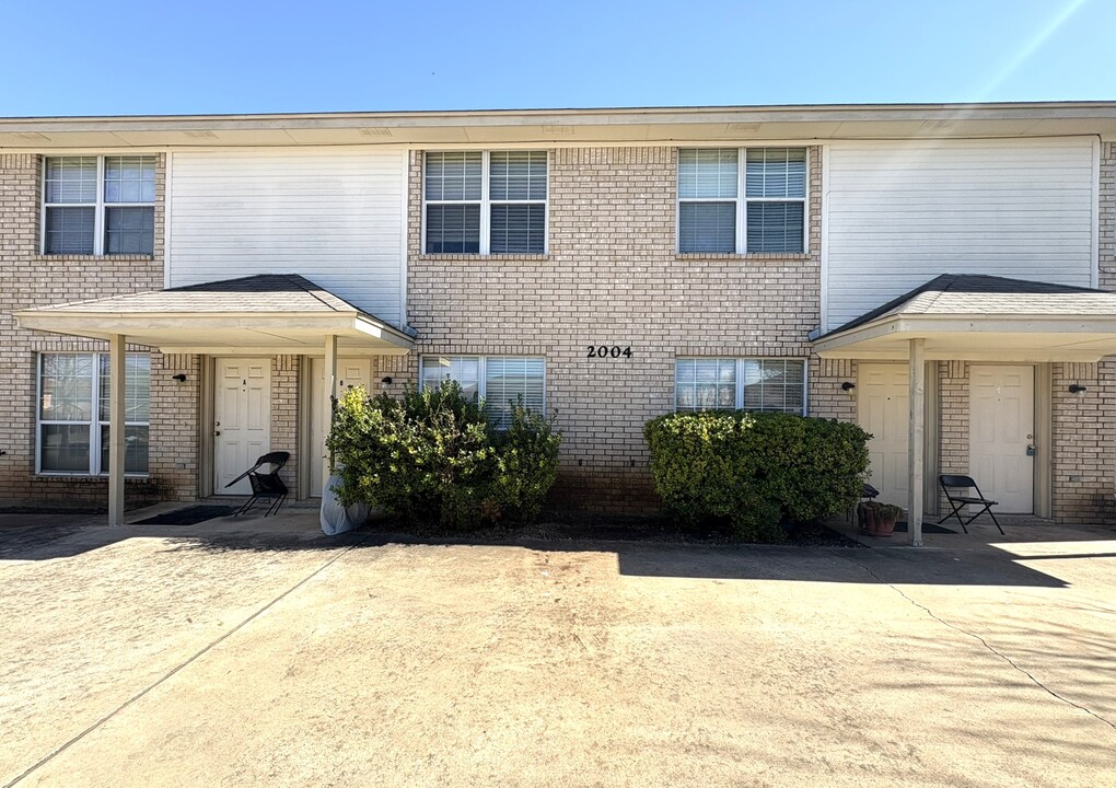 2004 Monte Carlo Ln in Killeen, TX - Building Photo