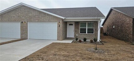 523 NW 68th Ave in Bentonville, AR - Building Photo - Building Photo