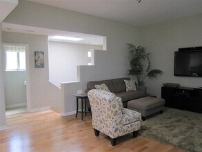 4008 Ocean Dr in Manhattan Beach, CA - Building Photo - Building Photo