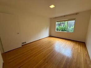 180 N Balsamina Way in Menlo Park, CA - Building Photo - Building Photo