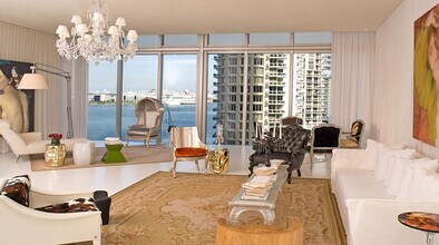 495 Brickell Ave in Miami, FL - Foto de edificio - Building Photo