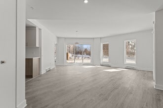 Quartier One West in Pointe-claire, QC - Building Photo - Building Photo
