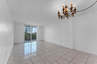 16851 NE 23rd Ave in North Miami Beach, FL - Building Photo - Building Photo