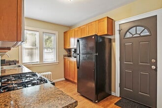 1402 N Jackson St, Unit 1 in Waukegan, IL - Foto de edificio - Building Photo