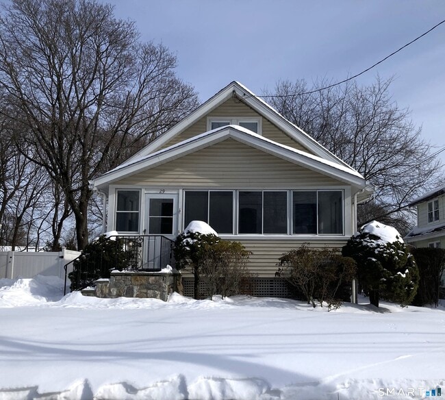 property at 29 Sterling Pl