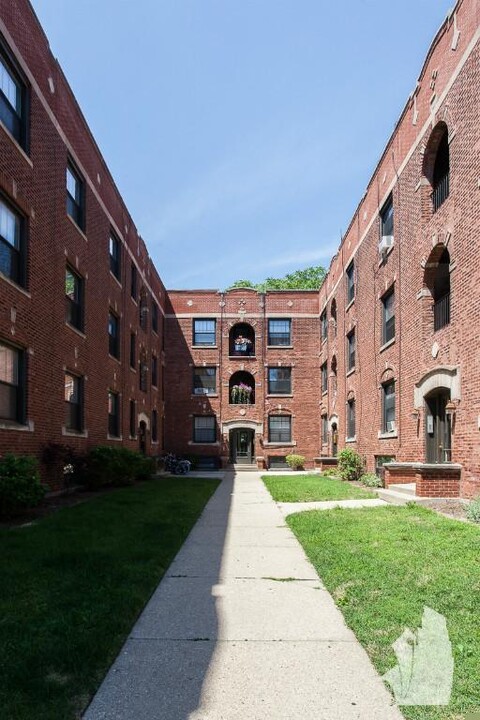 2875 N Clark St, Unit 2 in Chicago, IL - Building Photo